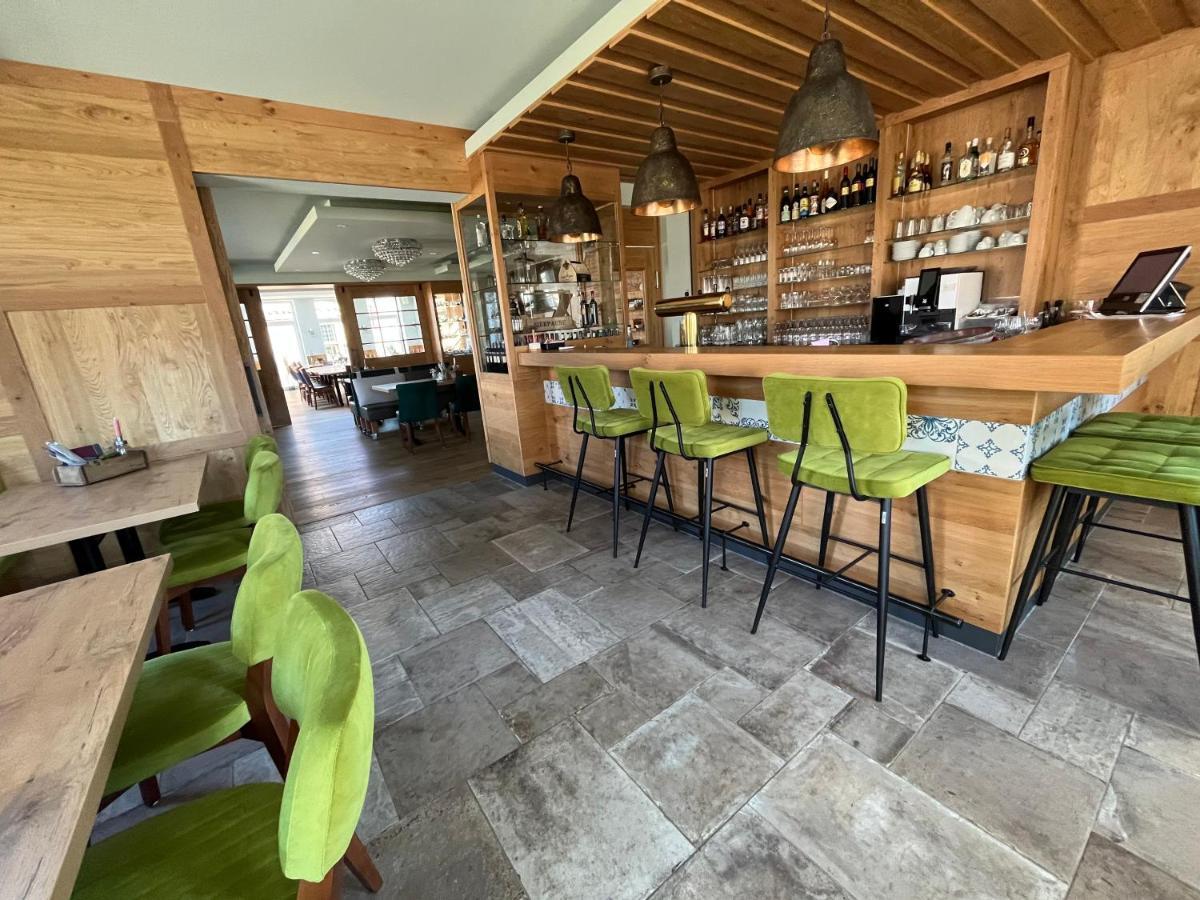 Hotel Zum Grossen Krug Wirdum ภายนอก รูปภาพ